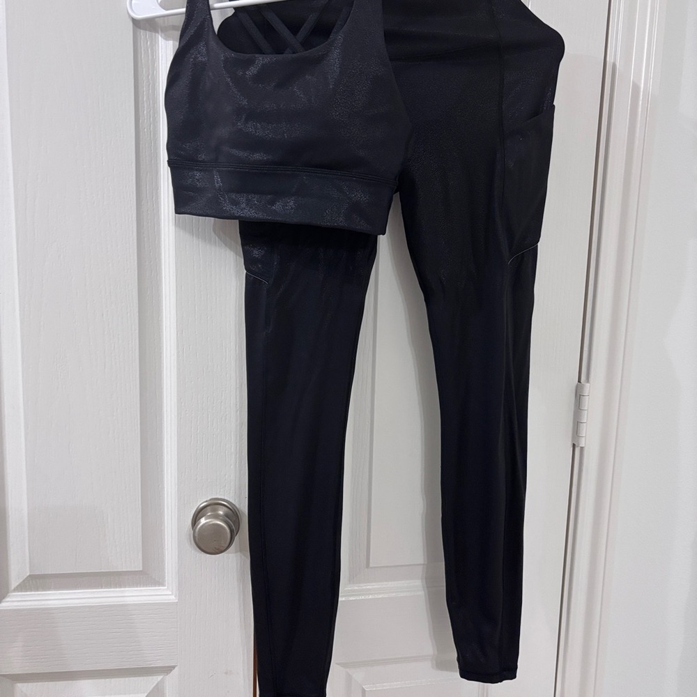 SET of 2- Lululemon Speed Up Black Foil and Energy Bra in size 6 - Picture 12 of 12